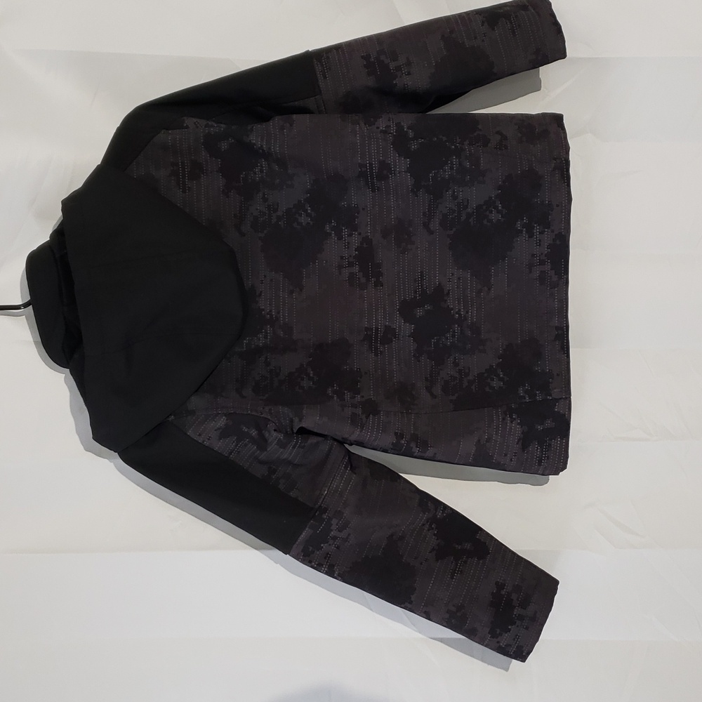 Children's Black and Gray Camo Jacket with Neon Accents - Picture 5 of 10